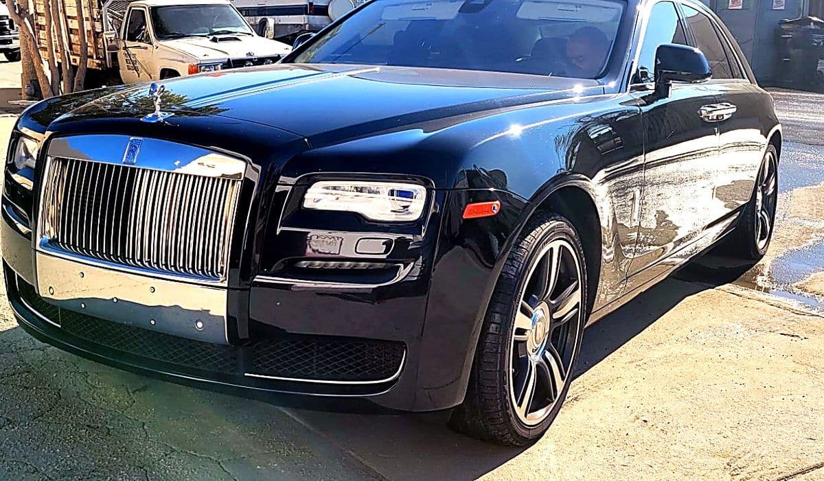Rolls-Royce Ghost for private aviation transfers
